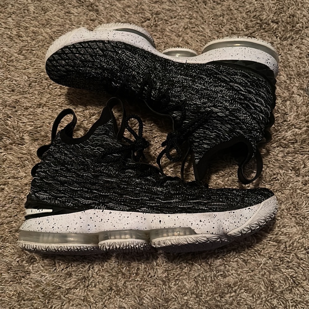 Lebron XV “Ashes”